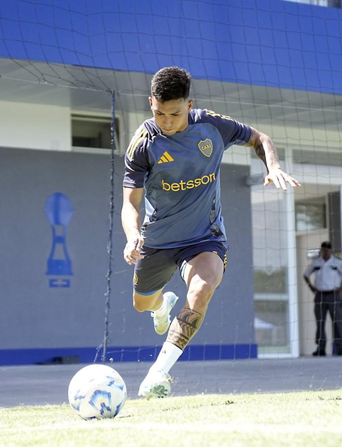 Imagen Velasco retorna a la titularidad luego de cinco partidos.