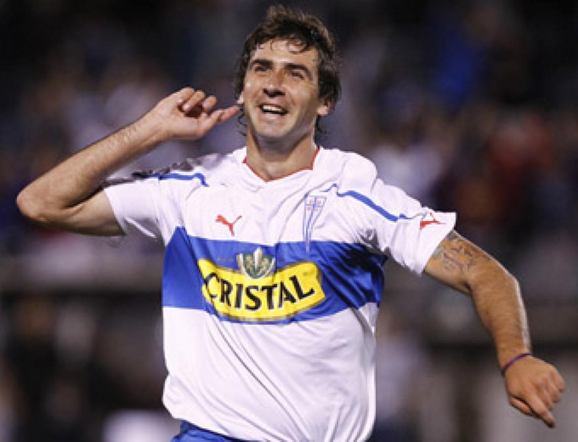Imagen En la U. Católica se destapó y fue el goleador del campeón en 2010. Además hizo 6 goles en 10 partidos de Copa Libertadores.