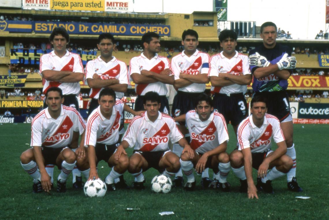 Imagen ARRIBA: Corti, Astrada, Altamirano, Ayala, Rivarola y Burgos; ABAJO: Hernán Díaz, Gallardo, Ortega, Francescoli y Berti.