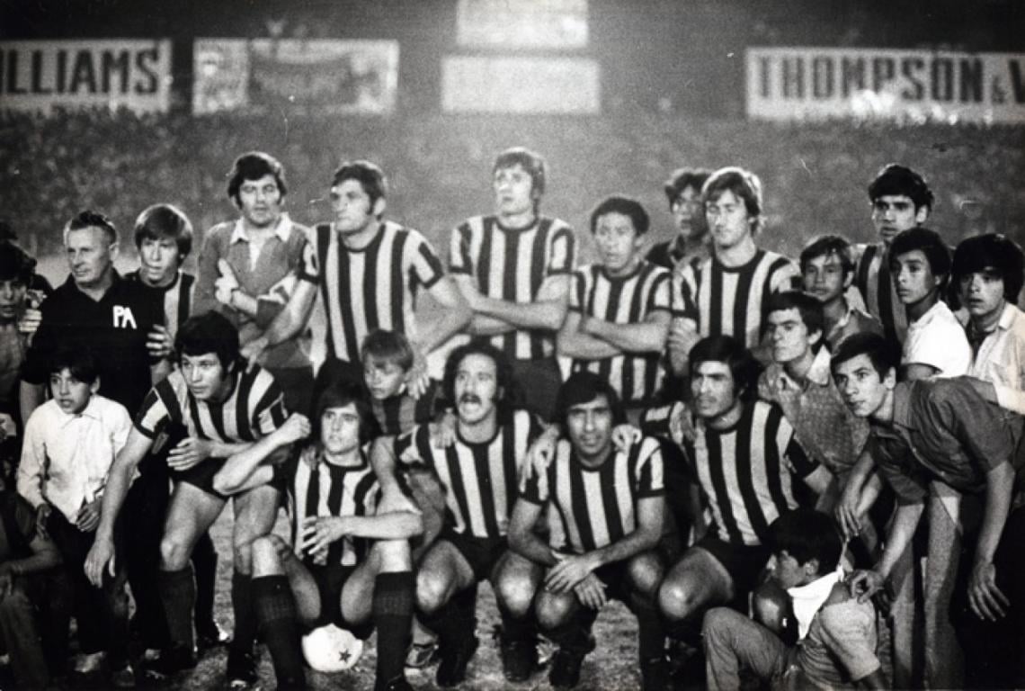 EL PRIMER CENTRAL CAMPEÓN (Archivo El Gráfico)