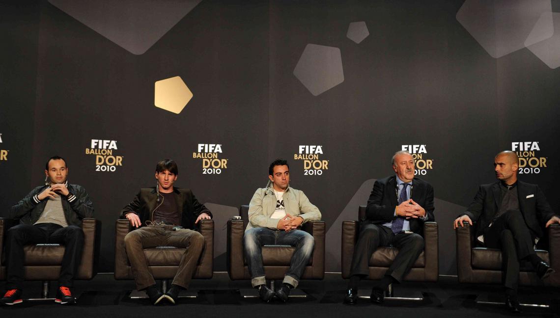 INIESTA, MESSI, XAVI Y GUARDIOLA. El clan Barcelona, junto a Vincente Del Bosque. Fue en 2011.