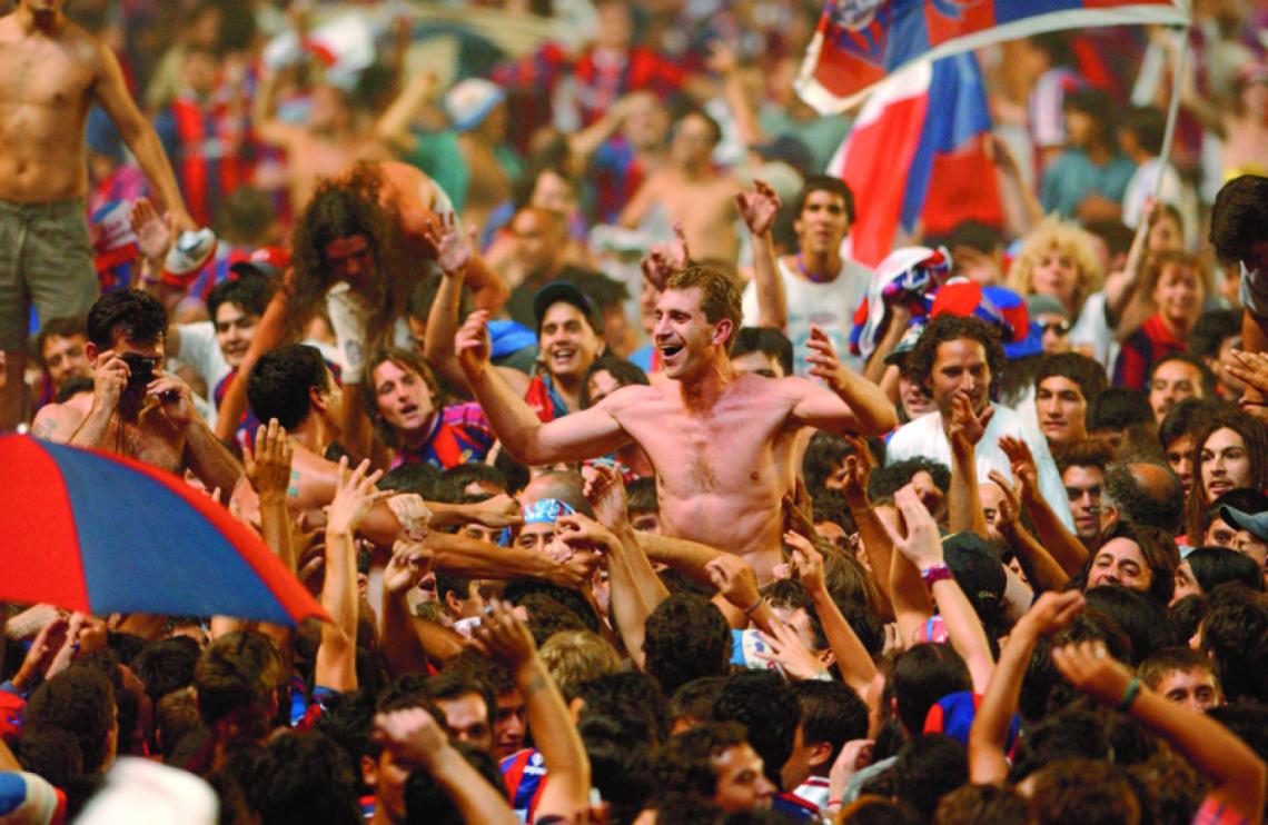 Imagen MICHELINI y compañía, en el gran festejo por la obtención de la Copa Mercosur.