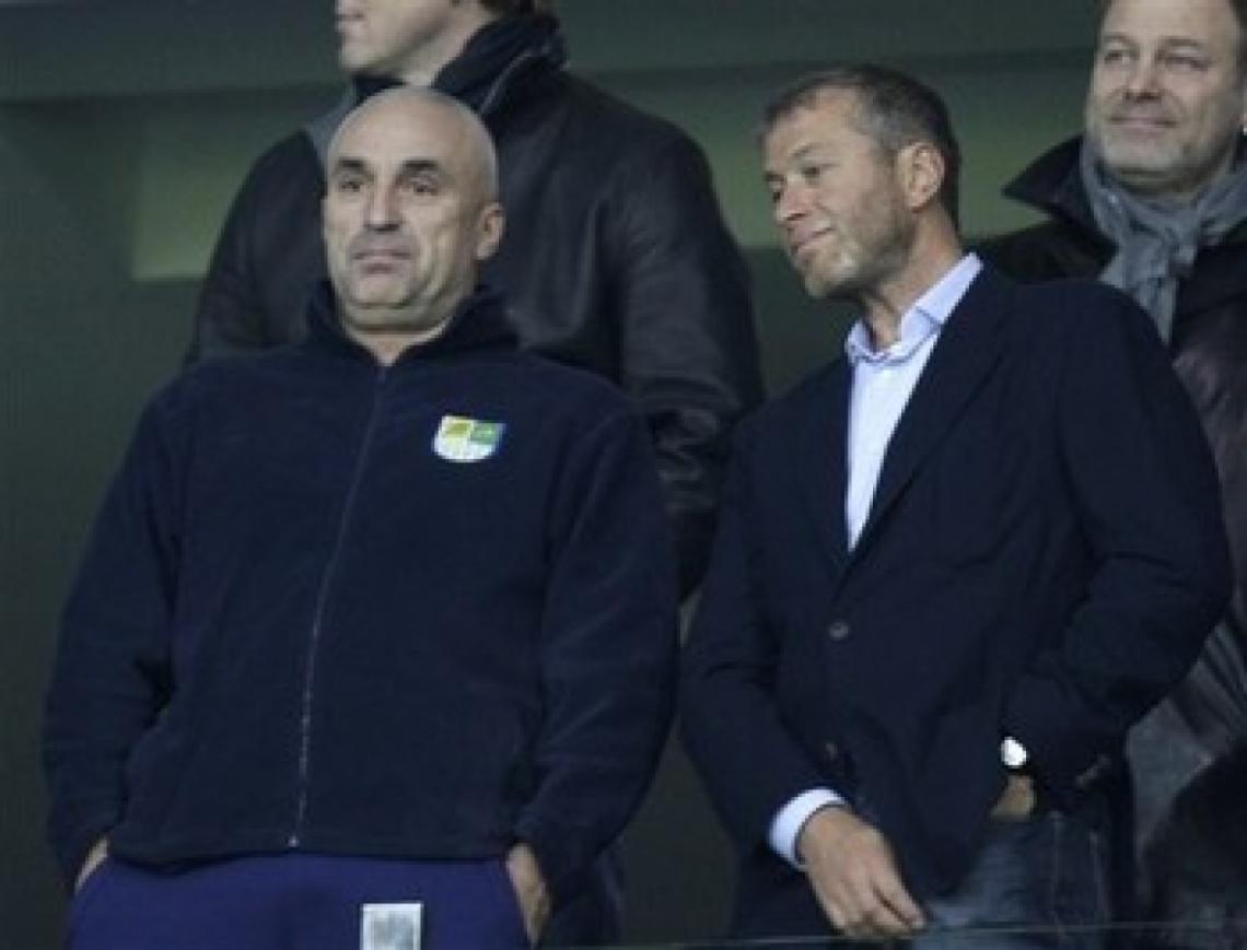Imagen JUNTO A SU AMIGO. Oleksandr Yaroslavsky y Roman Abramovich potencias del nuevo mapa del fútbol.