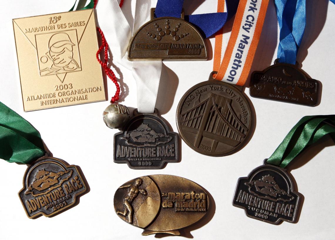 Imagen PARTE de las medallas y trofeos de Dolores Avendaño.