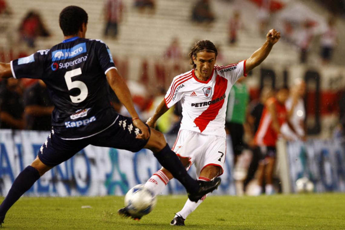 Imagen FRENTE a Independiente Rivadavia jugó un gran partido. Ponzio se destacó tanto en la recuperación como en la distribución de la pelota.