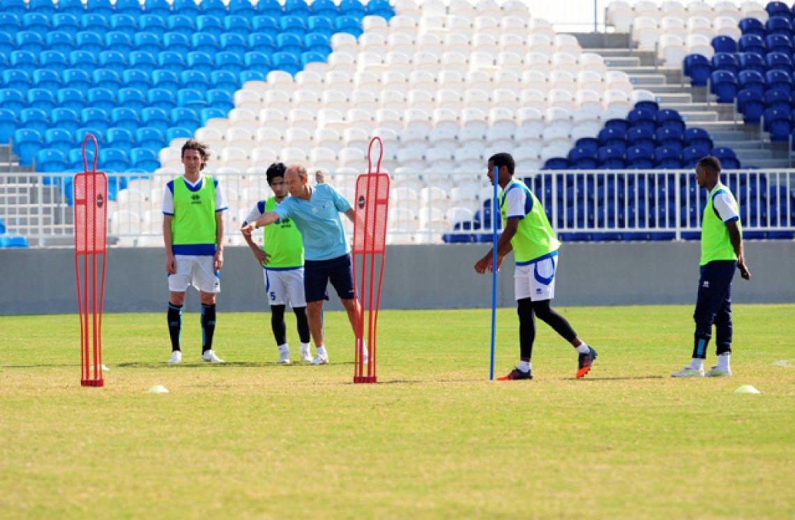 Imagen CALDERON ahora dirige al Baniyas árabe, pero antes pasó por las selecciones de Arabia Saudita y Omán.