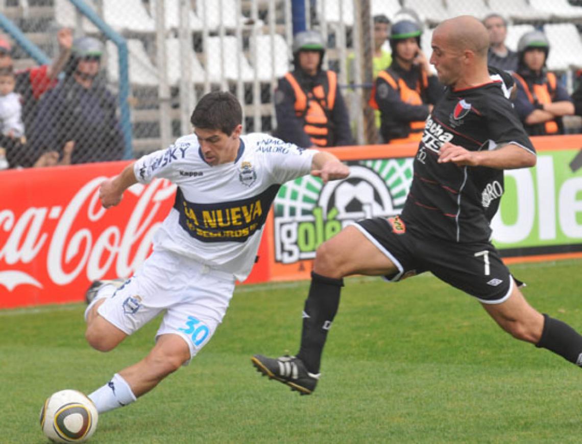 Imagen En Gimnasia, uno de los tres equipos con que descendió, junto a Chacarita y el Sakaryasport de Turquía. (Foto: Photogamma)