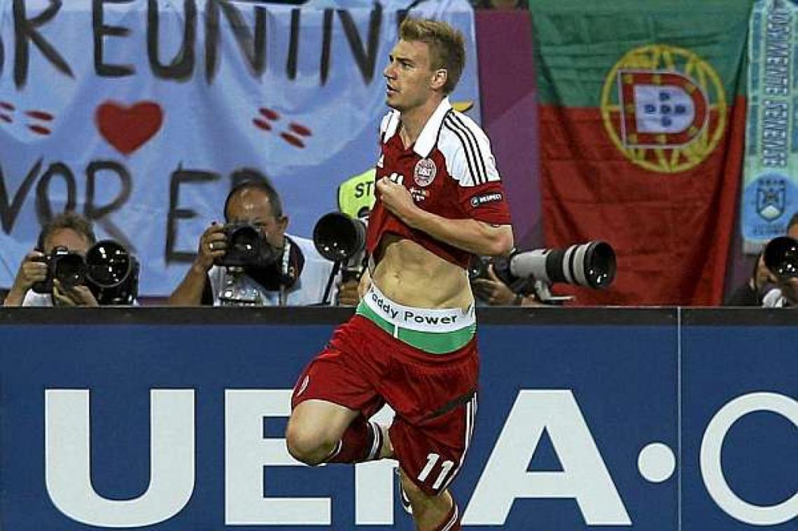 Imagen CONVIRTIO EL SEGUNDO GOL ante Portugal y se bajó la remera. En el calzoncillo se leía el nombre de una casa de apuestas irlandesa. Deberá pagar una multa de 100 mil euros y un partido de suspensión.