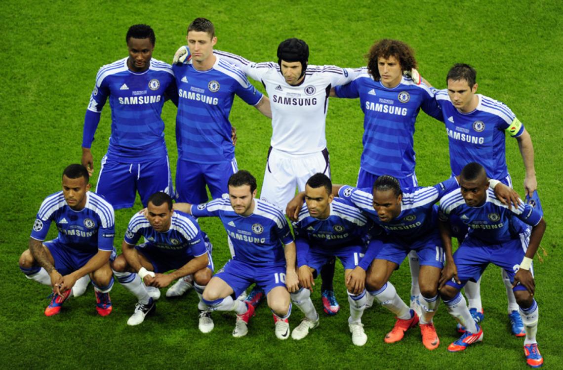 Imagen CHELSEA en la final de la Champions: Obi Mikel, Cahill, Cech, David Luiz, Lampard; Bertrand, Cole, Mata, Bosingwa, Drogba y Kalou