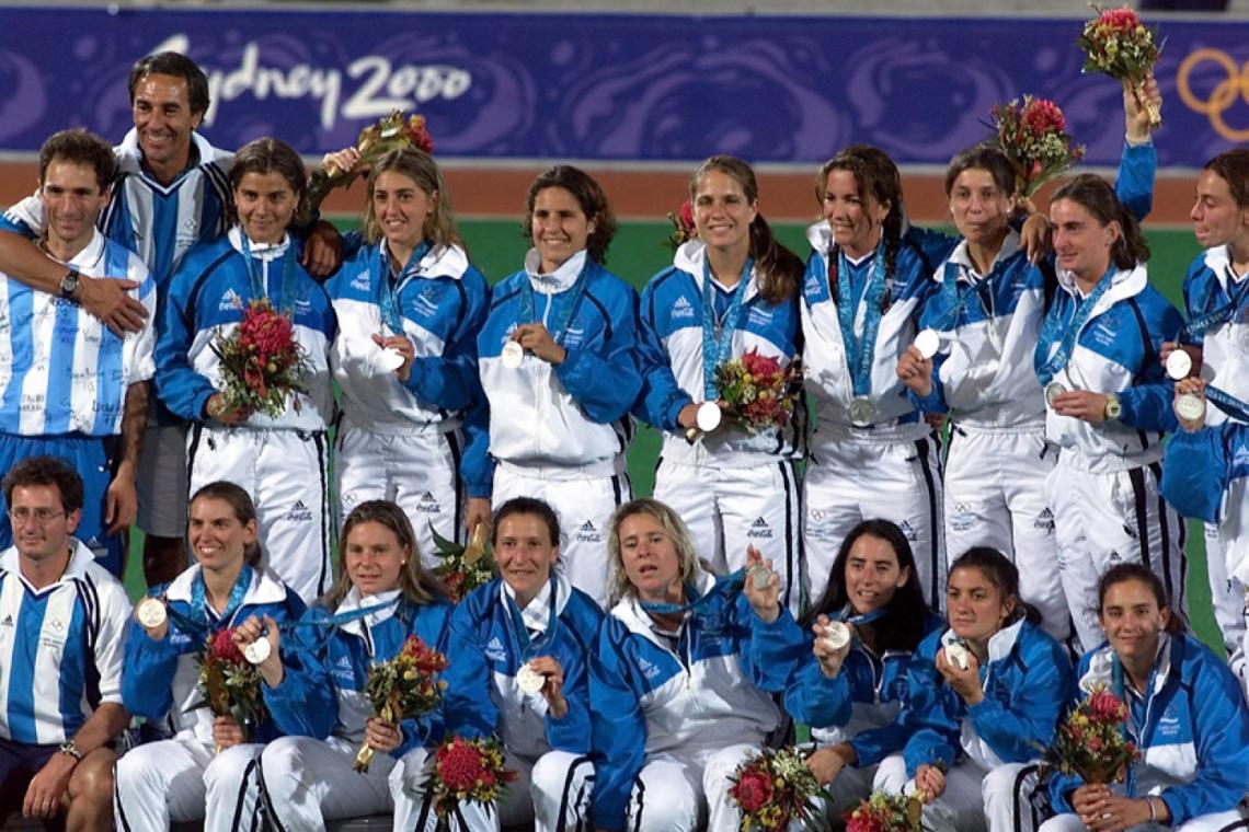Imagen POSTAL GANADORA. El podio olímpico de Sydney 2000 fue el primero de los tres que consiguieron Las Leonas.