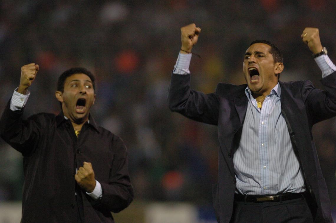 Imagen Diaz y Astrada festejan en un partido ante Banfield, Copa Libertadores 2005