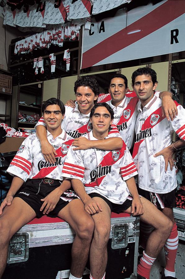 EN LA UTILERIA de River, época dorada con Gallardo, Astrada, Escudero y Sorín.