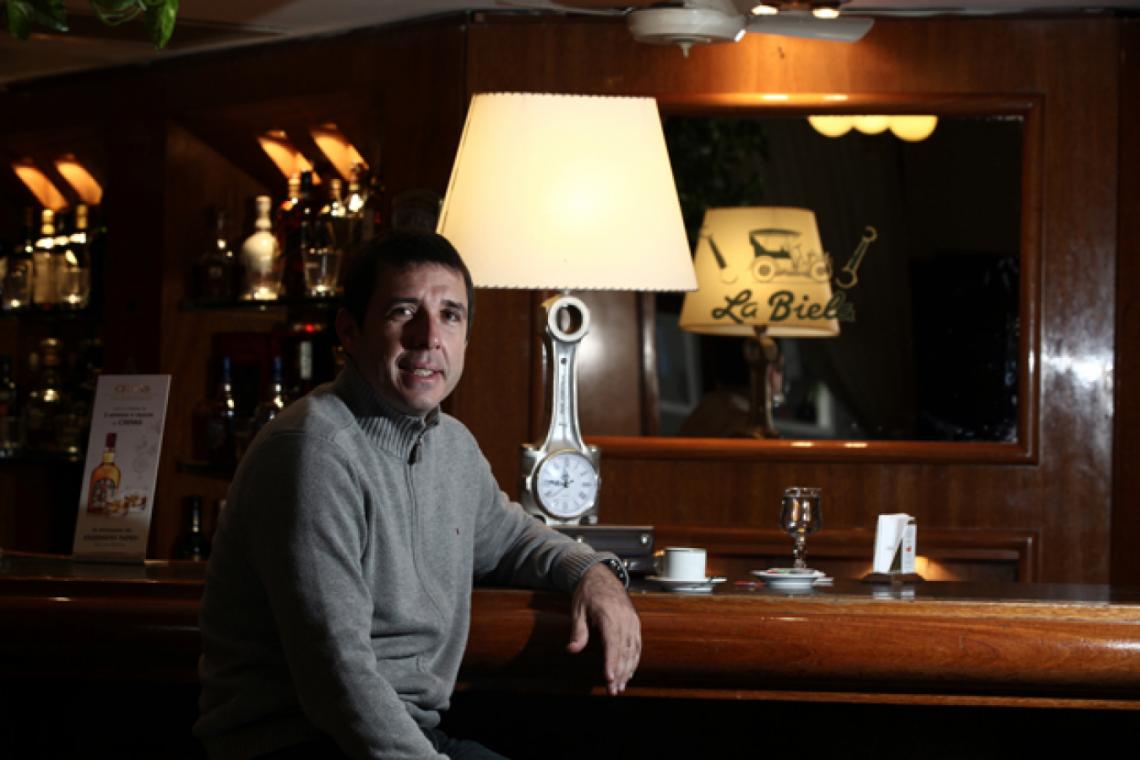 Imagen CAFE DE POR MEDIO, el Pato Silva analiza un presente que lo tiene en plena batalla en varios frentes.
