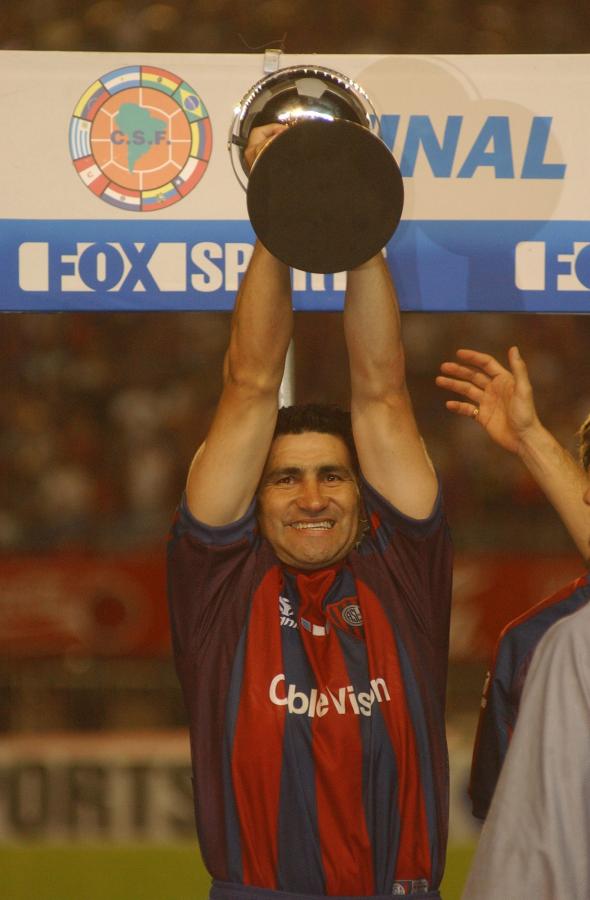 Imagen DOS TITULOS, ambos internacionales, son los que logró Acosta con la casaca de San Lorenzo.