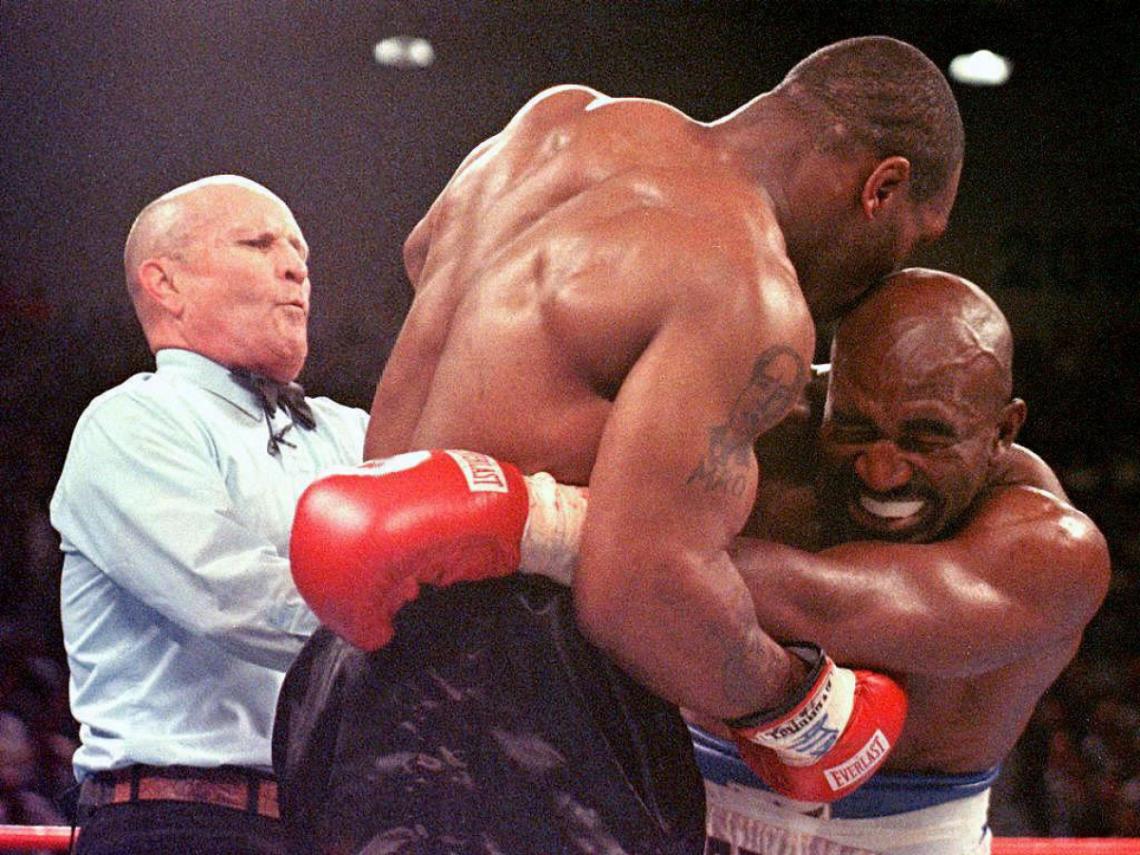 Imagen MIKE TYSON y su famosa mordida en la oreja a Evander Holyfield.
