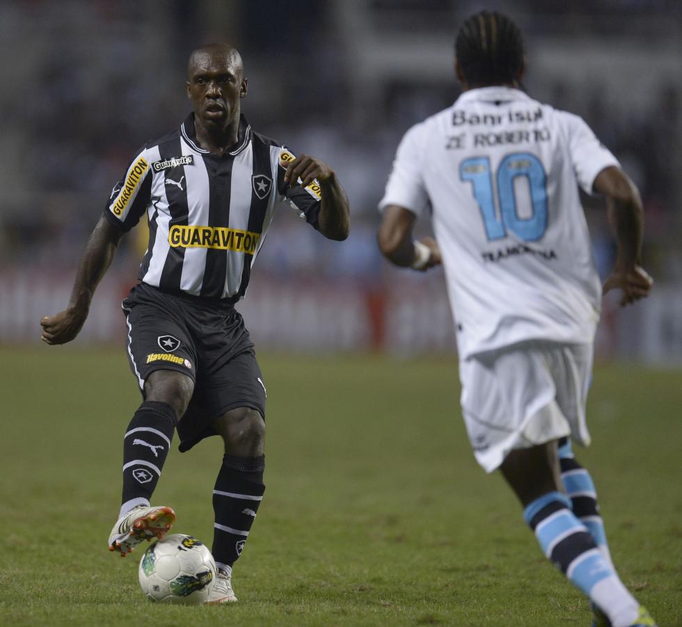 Imagen MULTICAMPEON en Italia, el holandés Clarence Seedorf es la gran apuesta del Botafogo.
