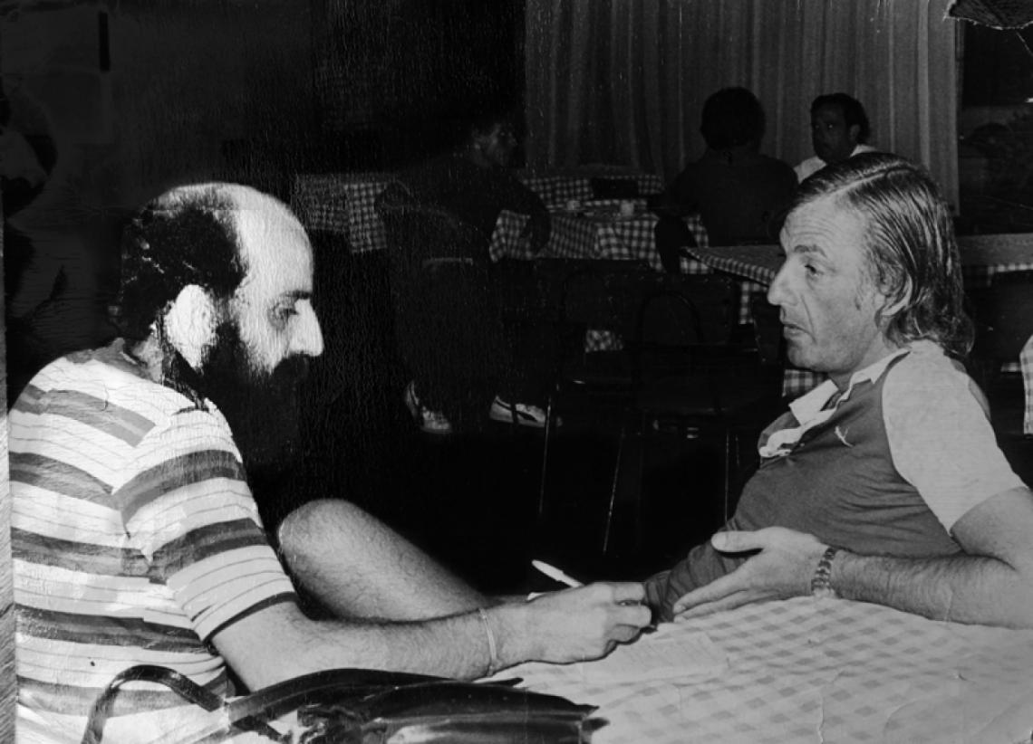 CON EL FLACO Menotti, el entrevistado que más lo cautivó en una charla y con el que alcanzó una identificación futbolera absoluta.