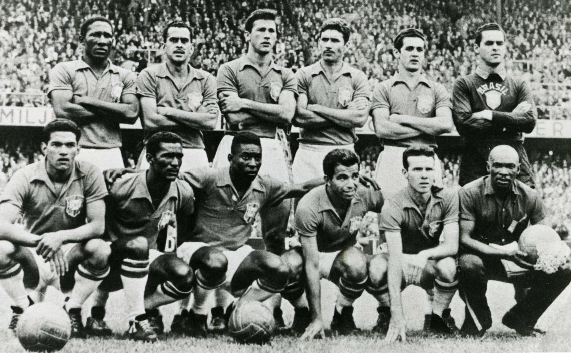 Imagen El equipo que enfrentó a Suecia en la final: Djalma Santos, Zito, Bellini, Nilton Santos, Orlando y Gilmar; Garrincha, Didí, Pelé, Vavá y Zagallo.