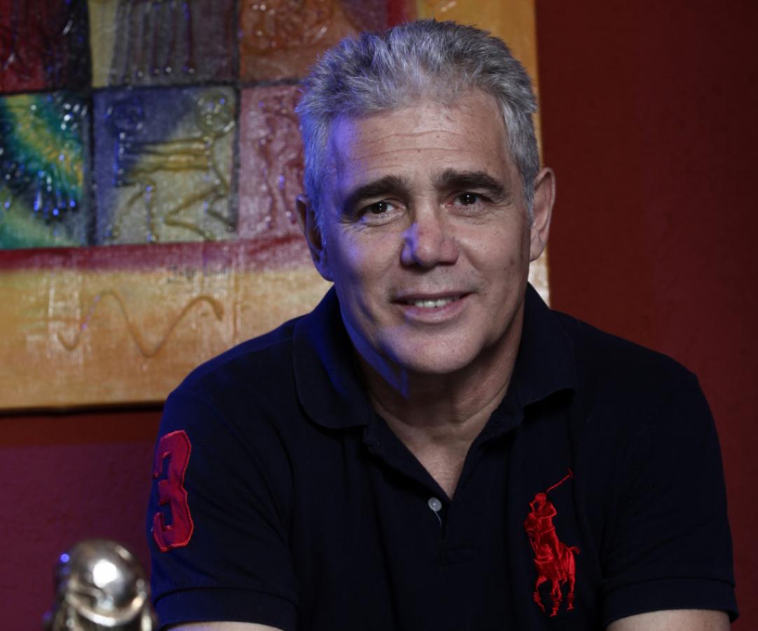 EL CONEJO, hoy, a los 56 años, sonriente, recuperado, esperando su oportunidad de trabajar.