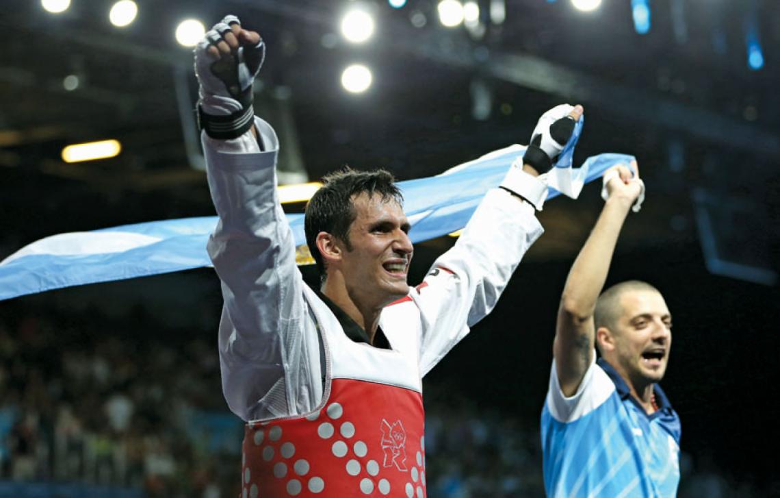 Imagen EL MOMENTO de gloria: cuando ganó el oro olímpico. La final fue vista por millones de argentinos.