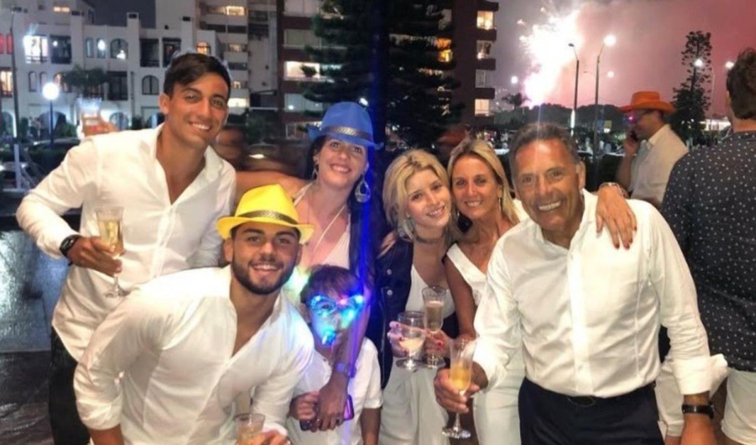 Imagen Miguel Russo, Mónica Crovara y su familia.