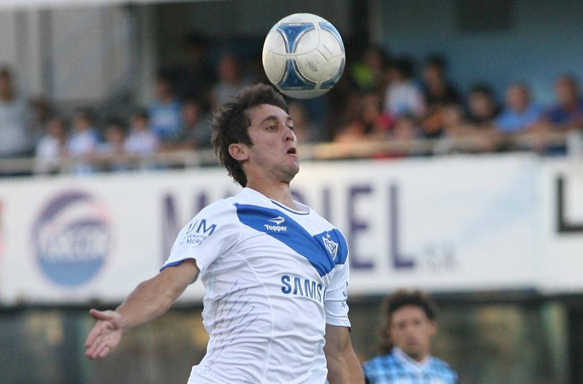Imagen El delantero de Vélez, de 21 años, debería emigrar al fútbol de Francia.
