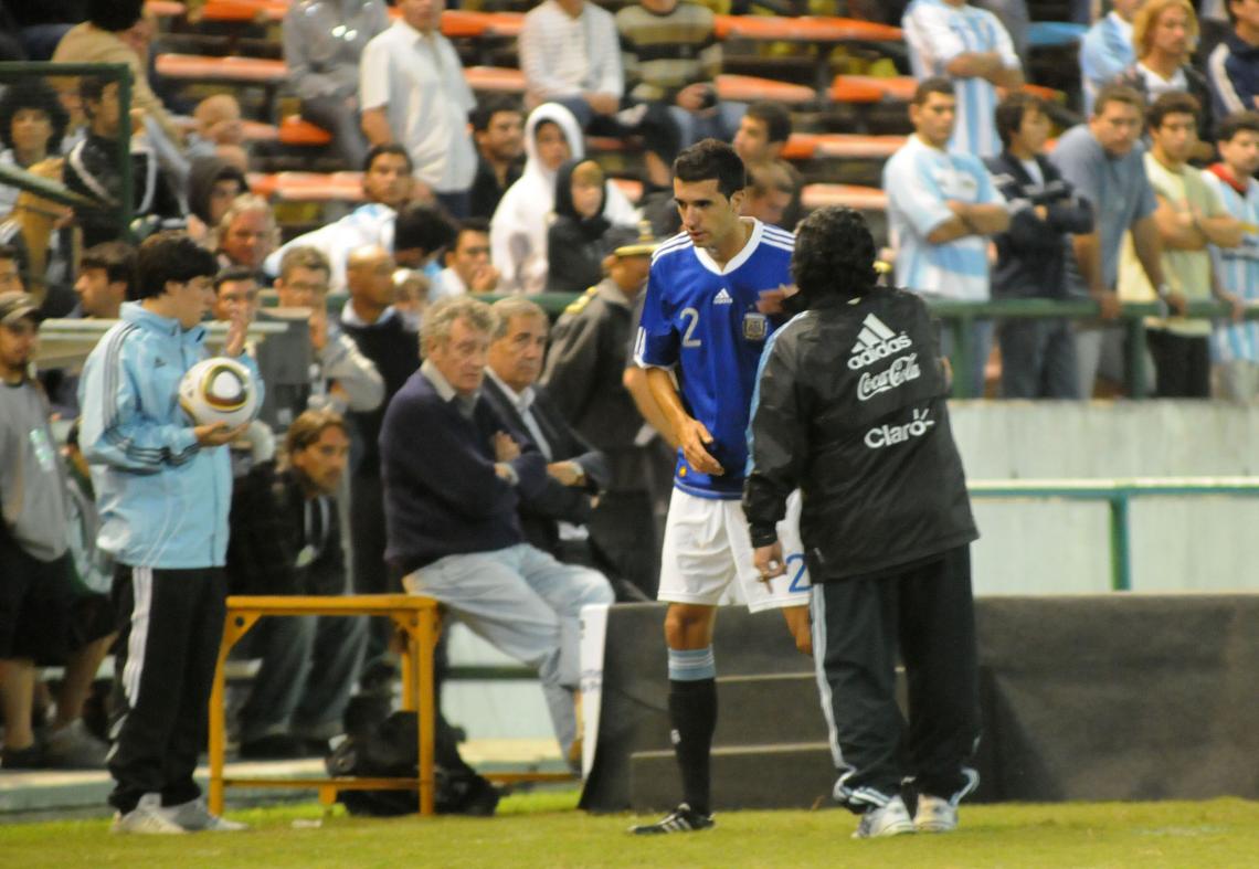 Imagen MOMENTO que Echeverría guardará por siempre en su corazón: único partido en la Selección, con Maradona de técnico y en Mar del Plata; 2-1 a Jamaica.