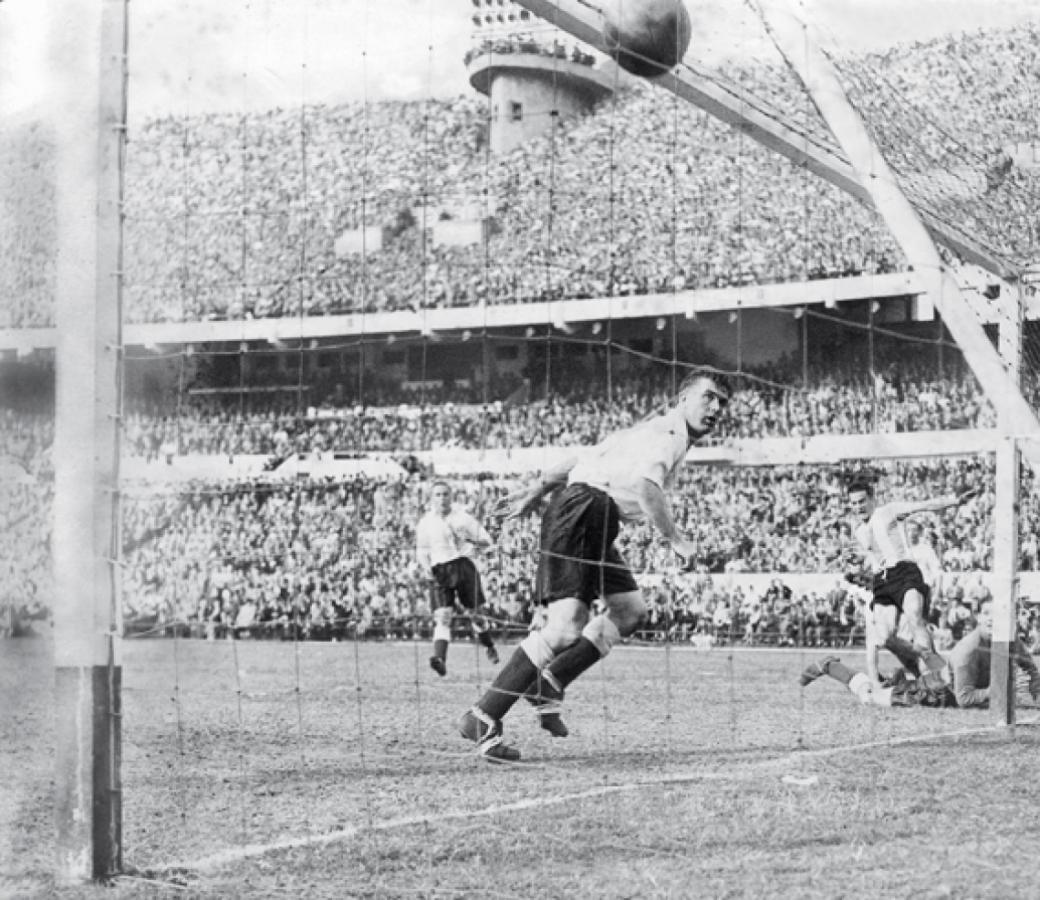 Imagen EL MITICO gol a los ingleses, el 14 de mayo de 1953, en cancha de River.