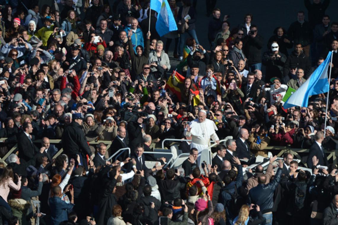 Imagen El Papa Francisco, furor popular en Roma.