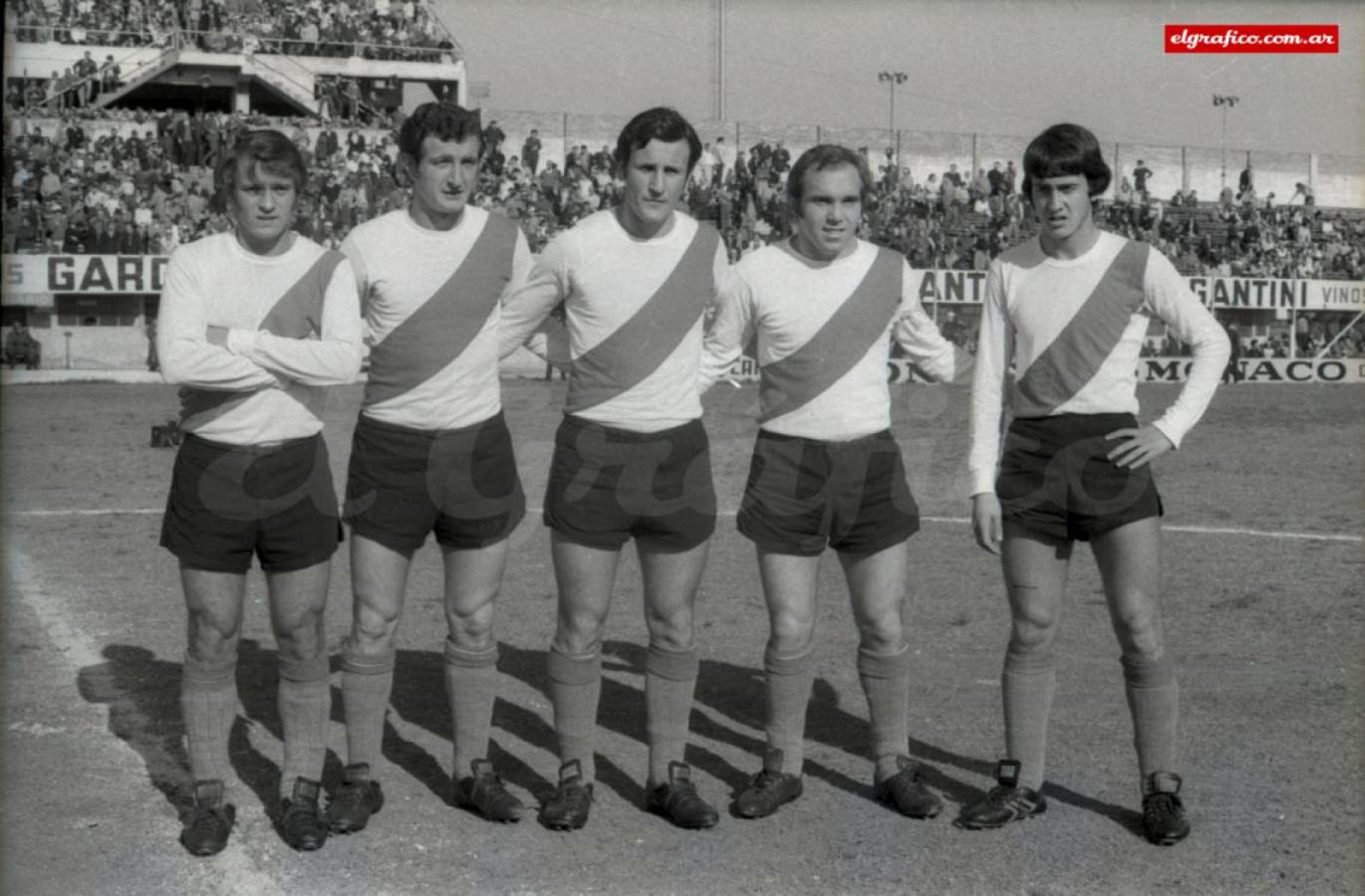 Imagen 1971, el año del debut de Alonso en River