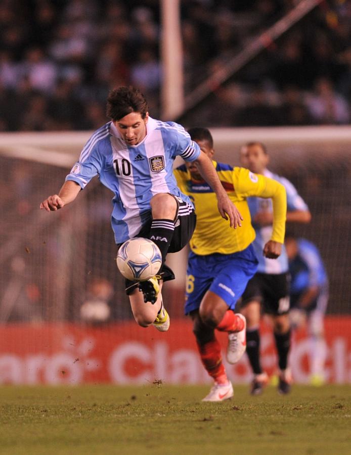 Imagen Messi para la pelota en la seleccion