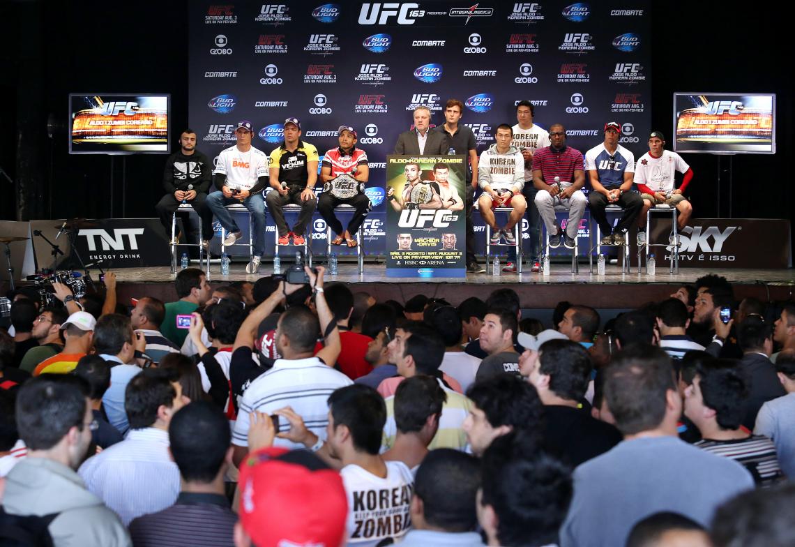 Imagen : La presentación del evento número 163 de la UFC, que incluyó doce combates.
