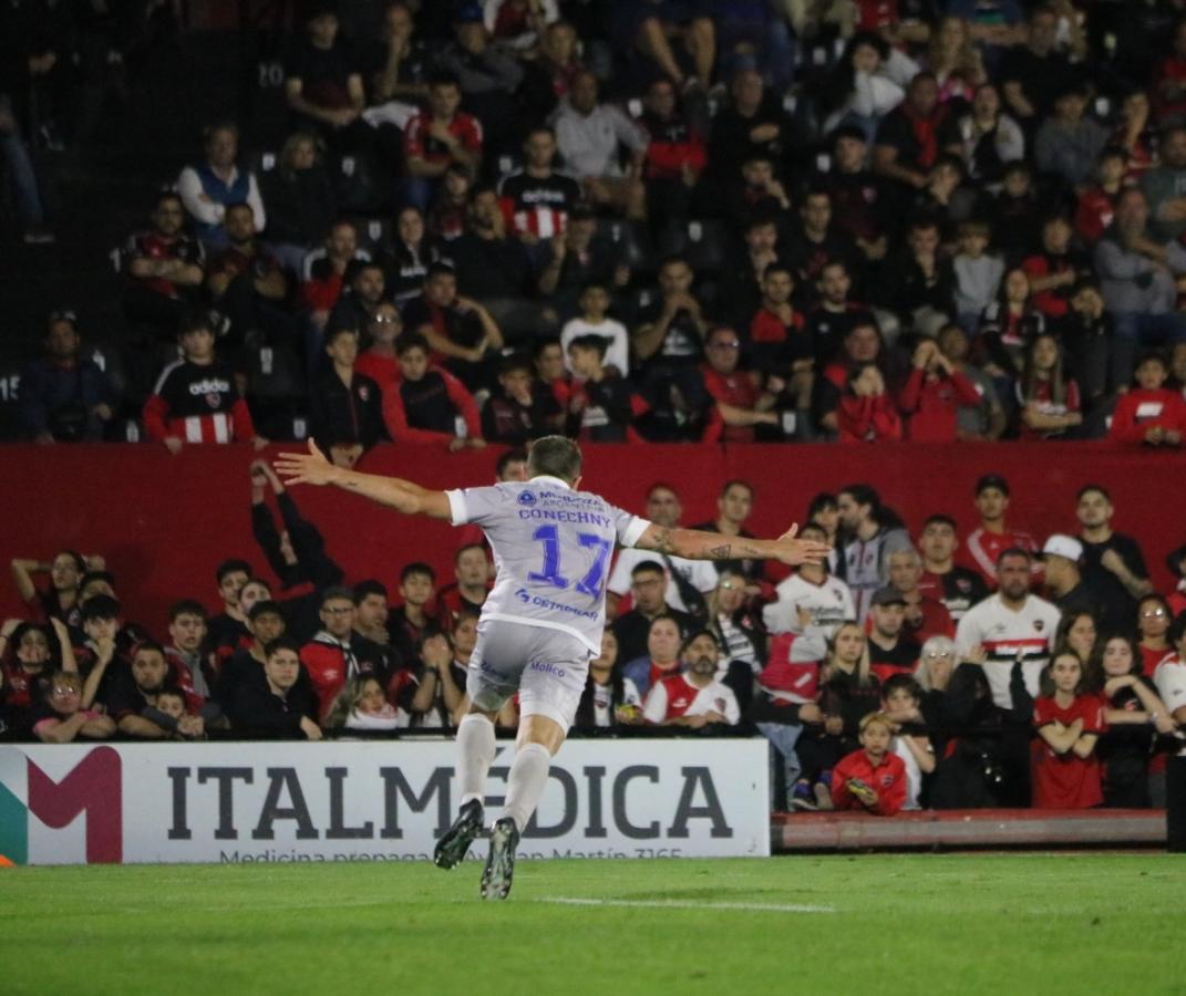 Imagen Tomás Conechny fue la gran figura del partido. Foto: Godoy Cruz
