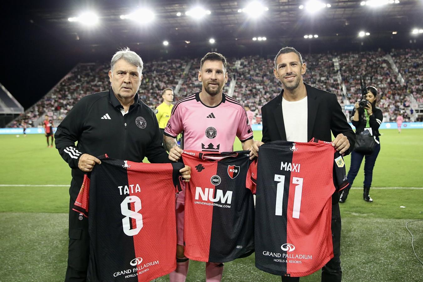 Imagen Martino, Messi y Maxi Rodríguez, juntos en una noche muy especial para el hincha de Newell's.
