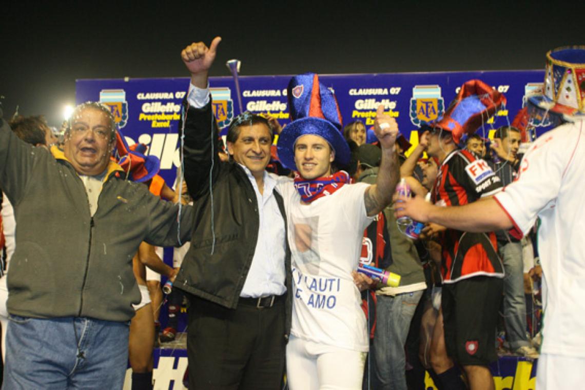 Imagen JUNTO A RAMON Díaz, ganó el Clausura 2007 con San Lorenzo. Según él fue donde tuvo su mejor rendimiento.