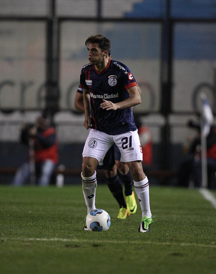 Imagen EMANUEL MAS llegó a San Lorenzo encandilado por la hinchada.