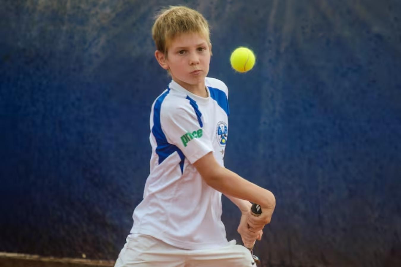 Imagen Mastantuono también tenía grandes habilidades en el tenis. Foto: Diario el Tiempo de Azul