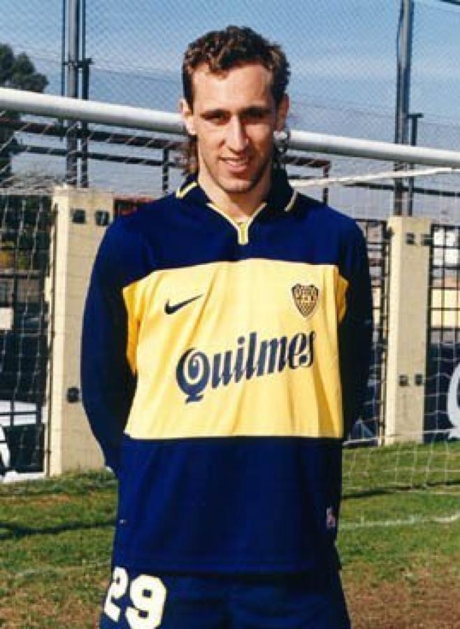 Imagen POCOS PARTIDOS, muchas lesiones y una decepción. Dollberg no pudo asentarse en Boca y terminó retirándose joven, a los 30 años en Defensores de Belgrano.