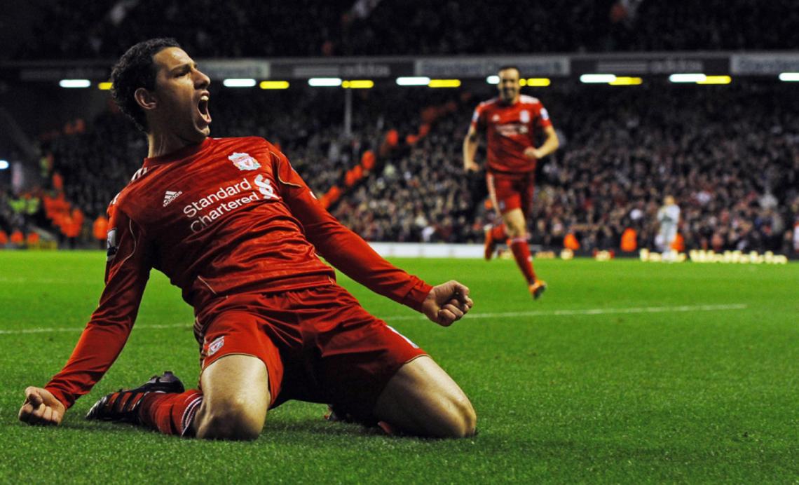Imagen ASI SE GRITA un gol con la camiseta del Liverpool. Allí jugó un año y medio, ganó una Copa de Liga y cuando le quedaba un año más de contrato, hizo fuerza para volver y lo consiguió.
