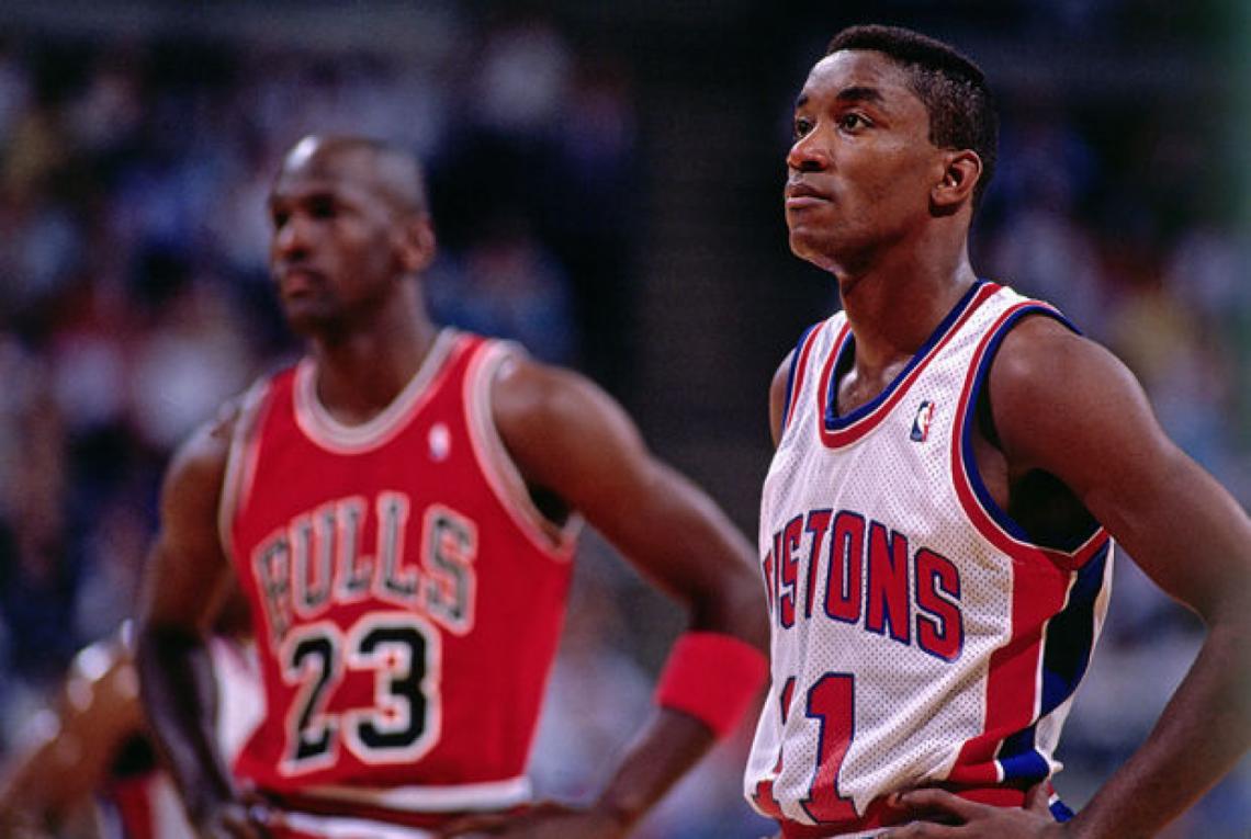EL GRAN AUSENTE. Isiah Thomas, líder y figura de Detroit Pistons, no formó parte del Dream Team por diferencias con Michael Jordan, quien no estaba de acuerdo con sus conductas antideportivas y promovió su exclusión.