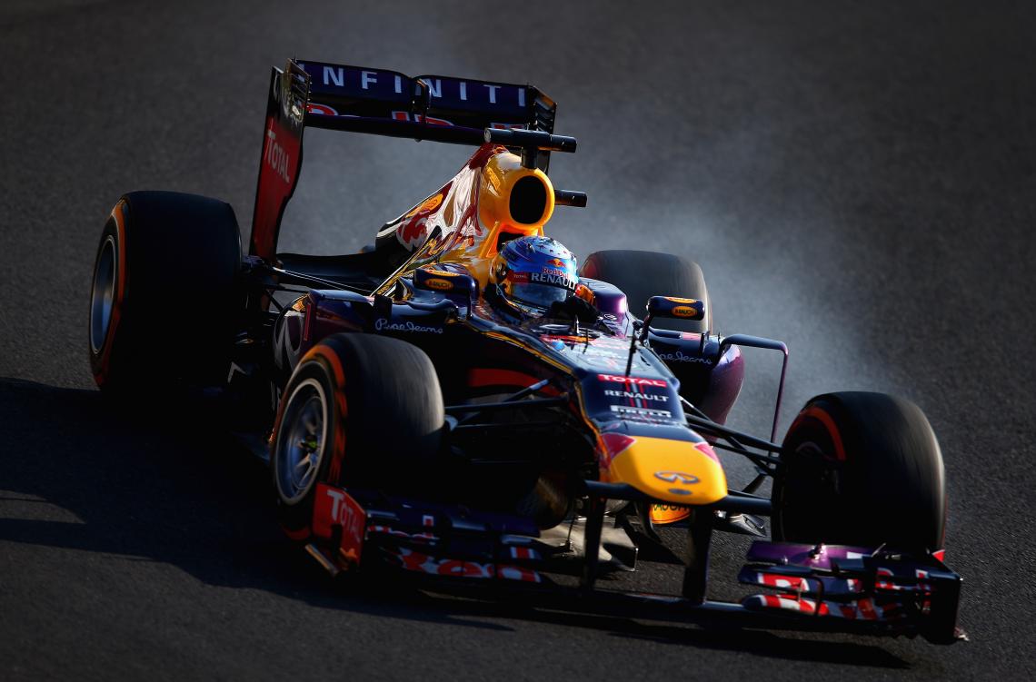 Imagen LA VIGENCIA de la fiabilidad del RB 9 que conduce Vettel, le permitió sumar puntos en 14 de las 15 carreras iniciales, con 9 victorias y 12 podios.