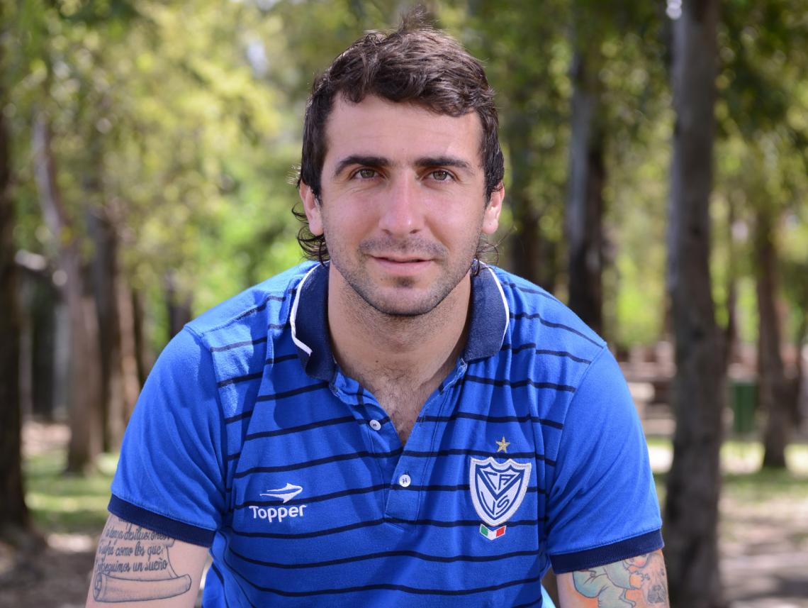 Imagen A PUNTO de cumplir dos temporadas en Vélez, Pratto se muestra como un delantero integral: asiste y define.