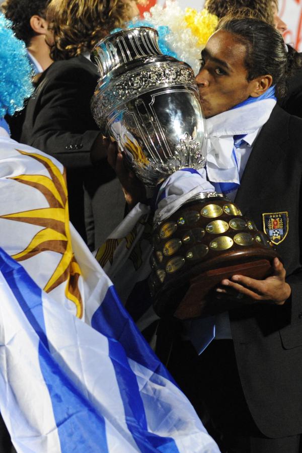 Imagen Álvaro Pereira fue titular en la Copa América 2011 que ganó Uruguay. Foto: AFP
