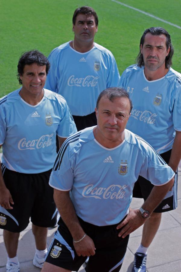 CON LOS CAMPEONES DEL 86, Enrique, Brown y Batista, en AFA.