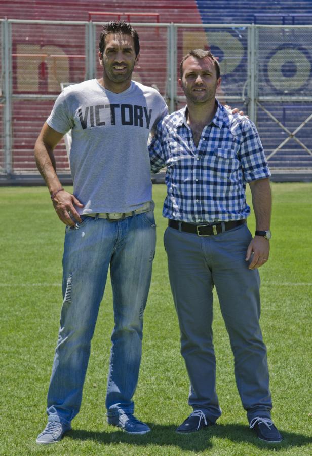 Imagen CON SU AMIGO Juani Brown, el tío del Tata. Desde este año será su colaborador en el club.