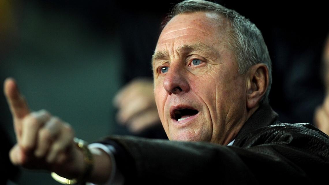 NARANJA PICANTE. Johan Cruyff es un especialista en generar polémica. No tiene buena relación con la prensa, pero sabe como utilizarla para que sus opiniones retumben en todo el mundo con fuerza de cosa juzgada.
