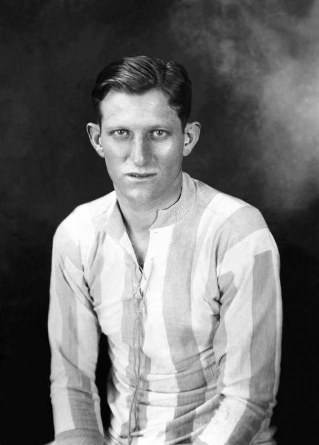 Imagen EN LA SELECCION jugó 24 partidos y metió 18 goles. Ganó dos Sudamericanos y la medalla de plata en los Juegos Olímpicos de 1928.