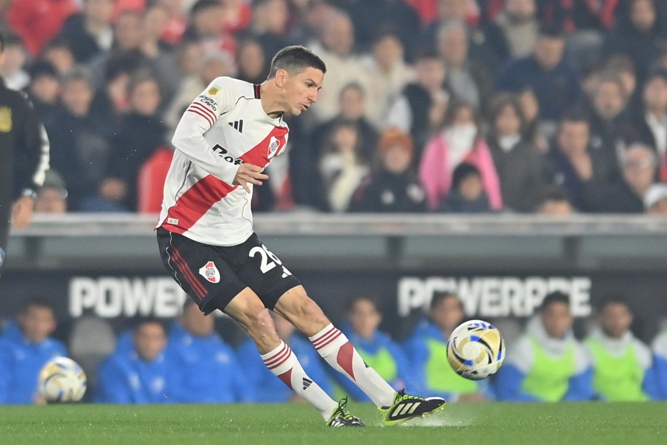 Imagen Un Nacho Fernández en levantada pide pista para ser titular el jueves.