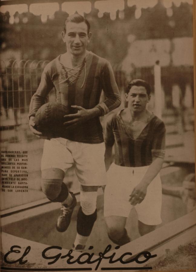 Imagen PELOTA en mano, sonrisa segura y salida a la cancha para enfrentar a Independiente. (Archivo El Gráfico)