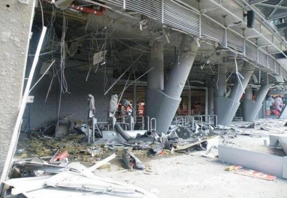 Imagen El Donbass Arena luego de las explosiones. Donetsk está actualmente en una zona de disputa y la que los insurgentes llaman “Nueva Rusia”.